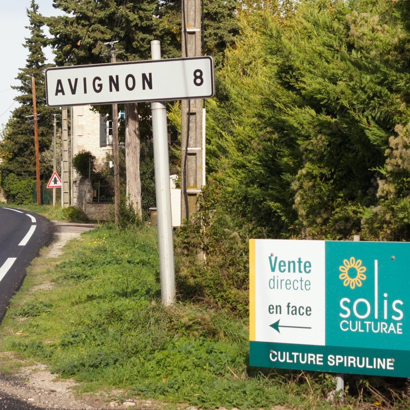 La ferme Solis Culturae se situe à quelques kms au sud d'Avignon